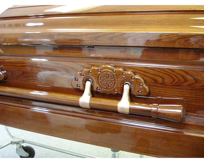 橡木雕花棺 编号：D-2-021材料：高抛光橡木，内衬白色丝绒布.JPG